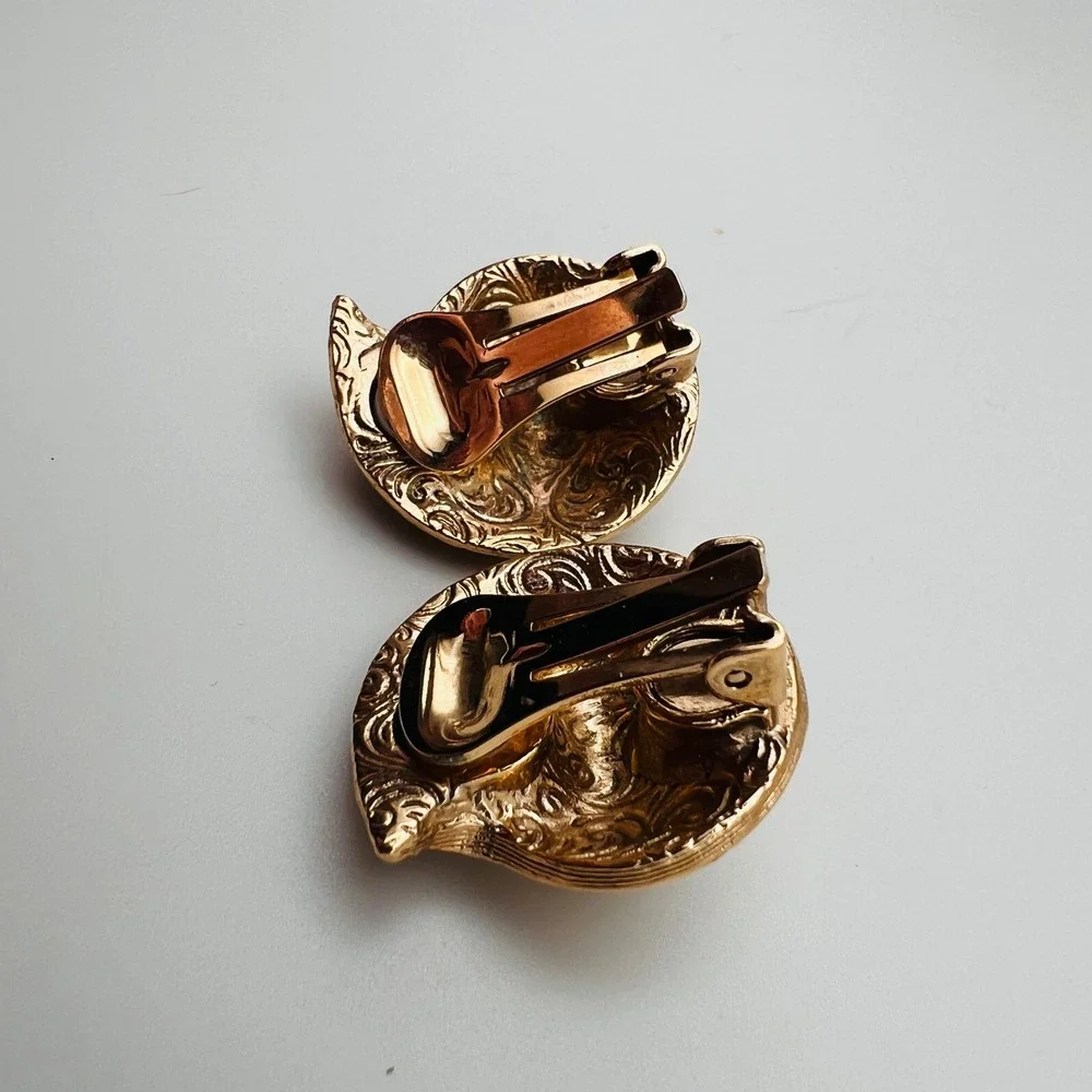 Vintage Nautilus Shell Clip On Earrings White Center Stone Cabochon Gold Tone